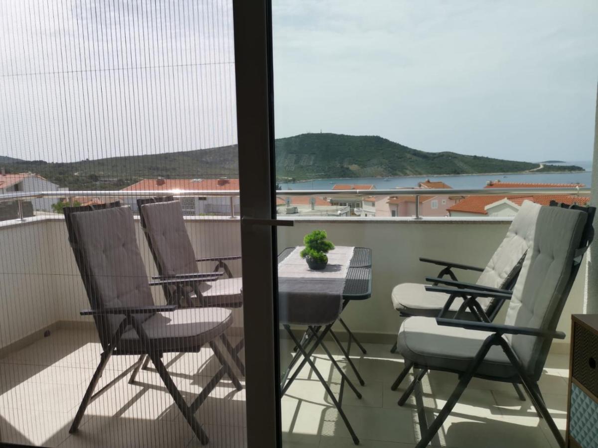 Ristovic Apartment Primošten Екстериор снимка