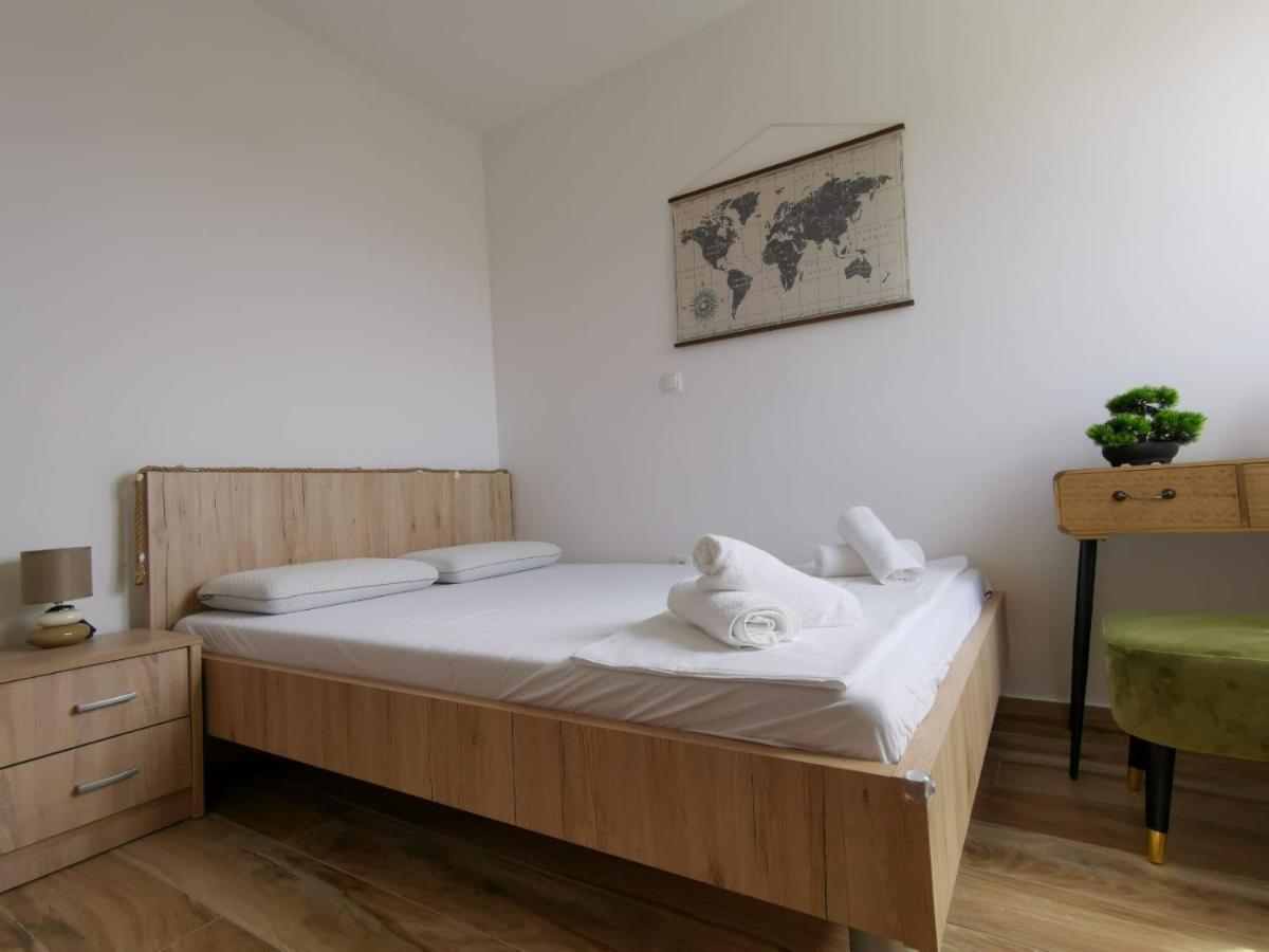 Ristovic Apartment Primošten Екстериор снимка