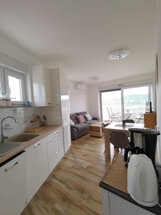 Ristovic Apartment Primošten Екстериор снимка